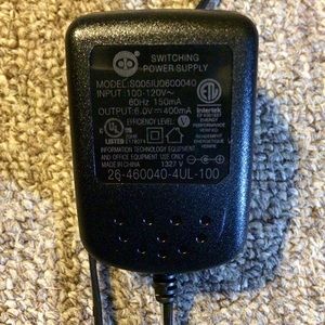 Switching Power Supply Model: S005IU0600040 6.0V 400mA